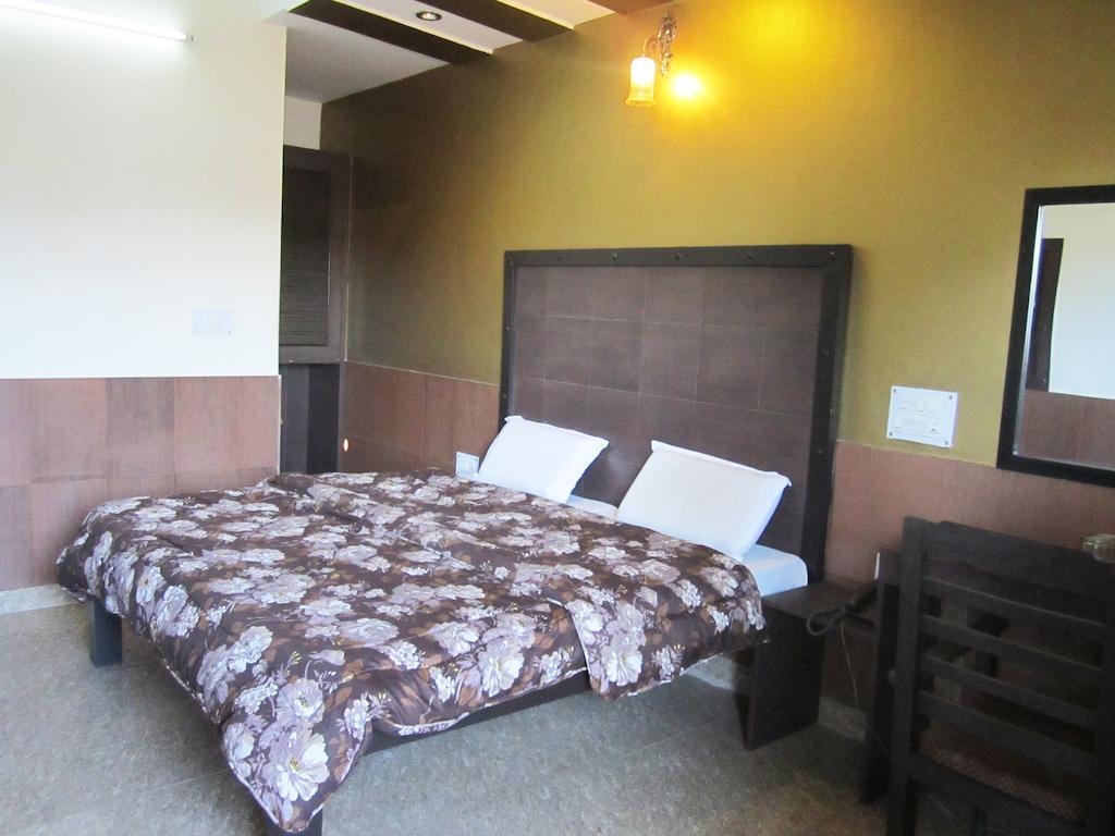 Hotel Chitra Heritage Haridwār Quarto foto